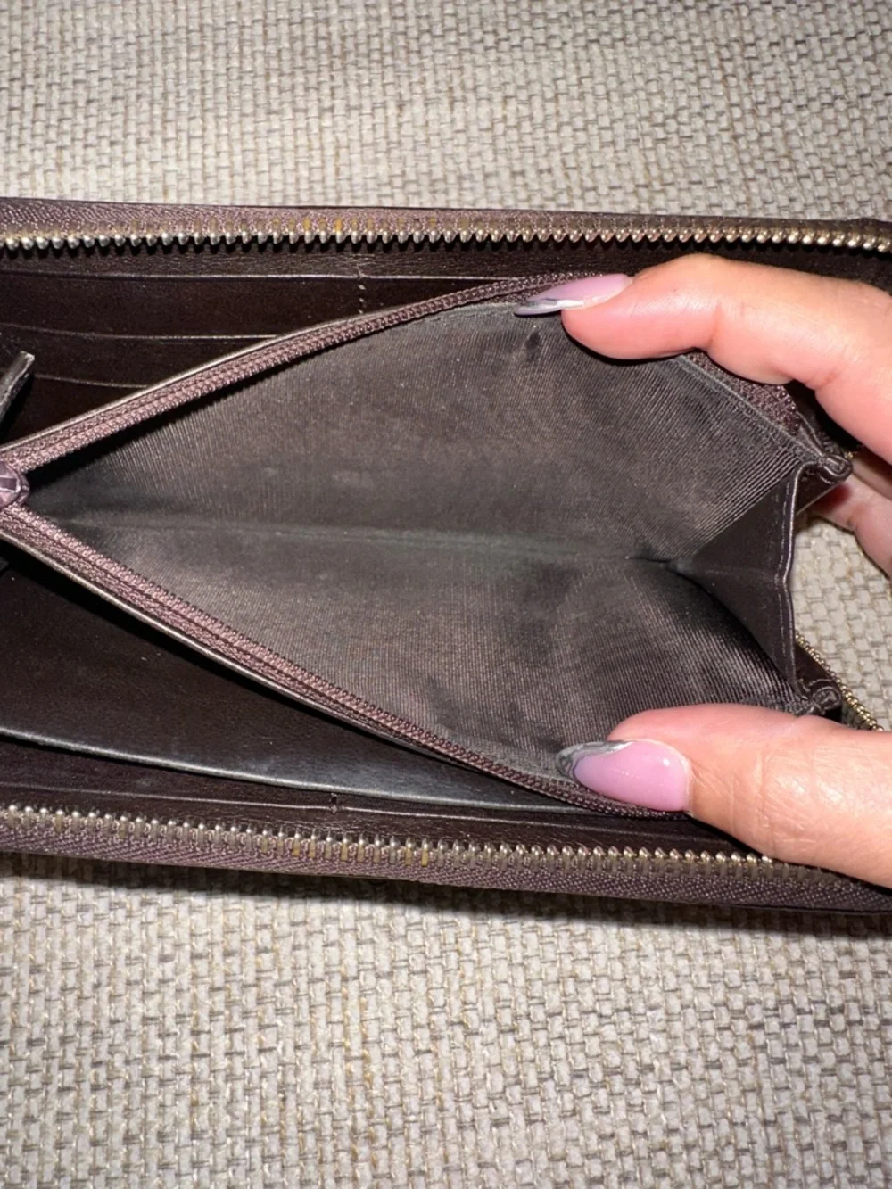 Gucci Guccissima Signature Leather Zip Around Long Wallet In Black - Picture 9 of 11